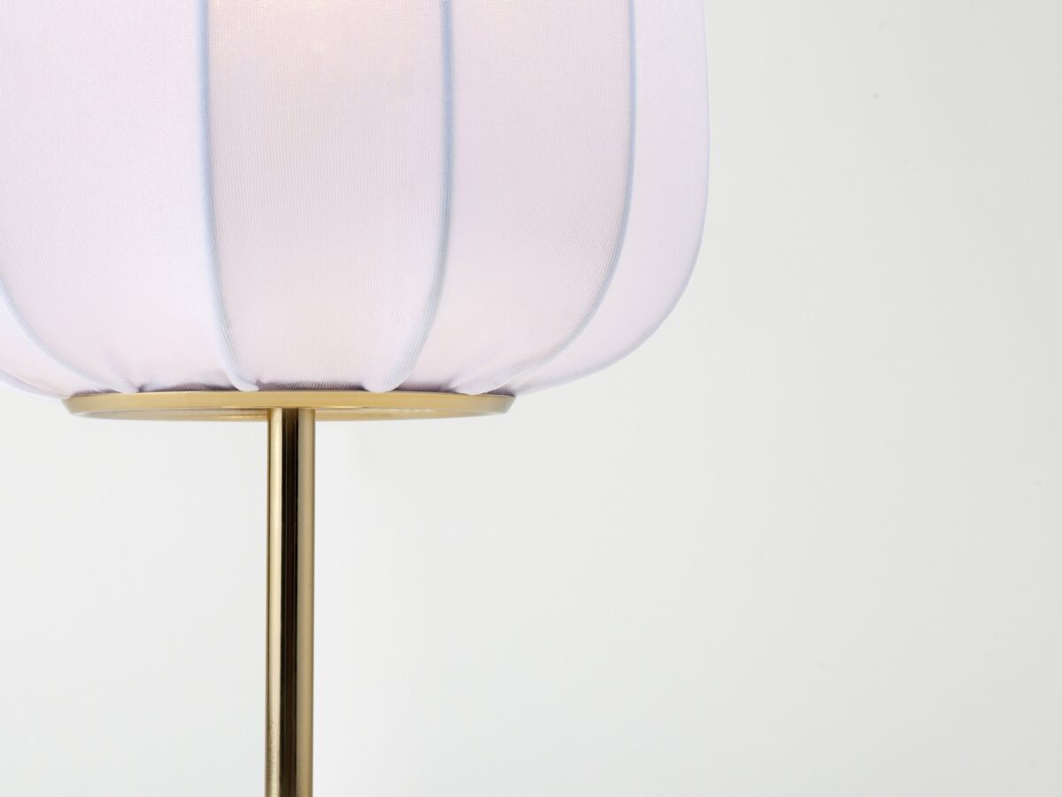 White soft fabric table lamp EU - Image 2