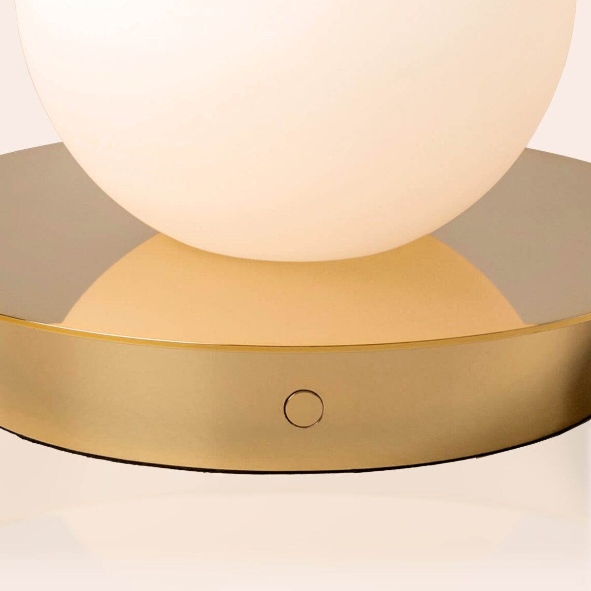 Brass opal disk cordless table lamp - Image 12