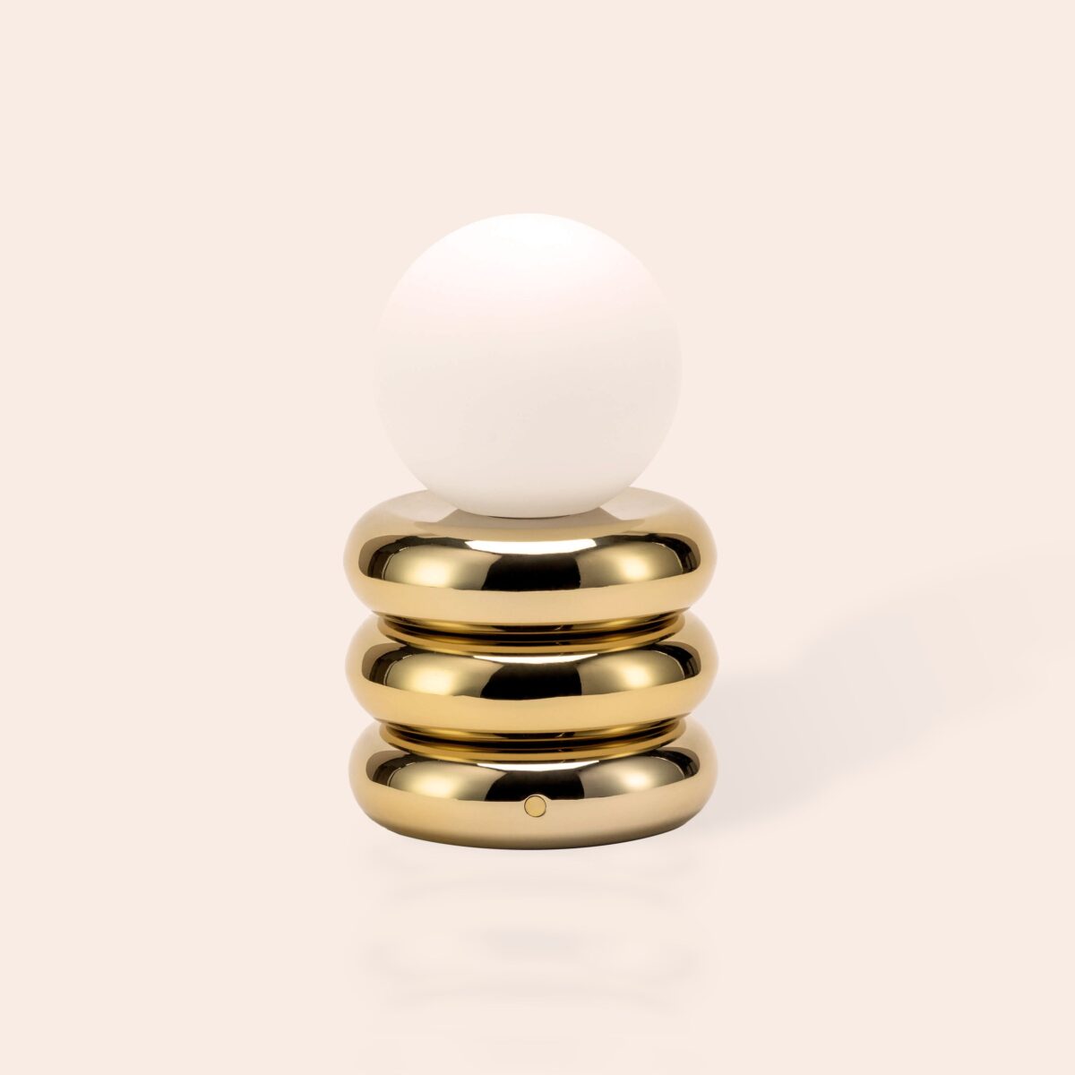 Brass tube cordless table lamp - Image 1