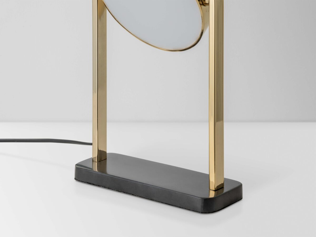 Brass LED dome table lamp EU - Image 4