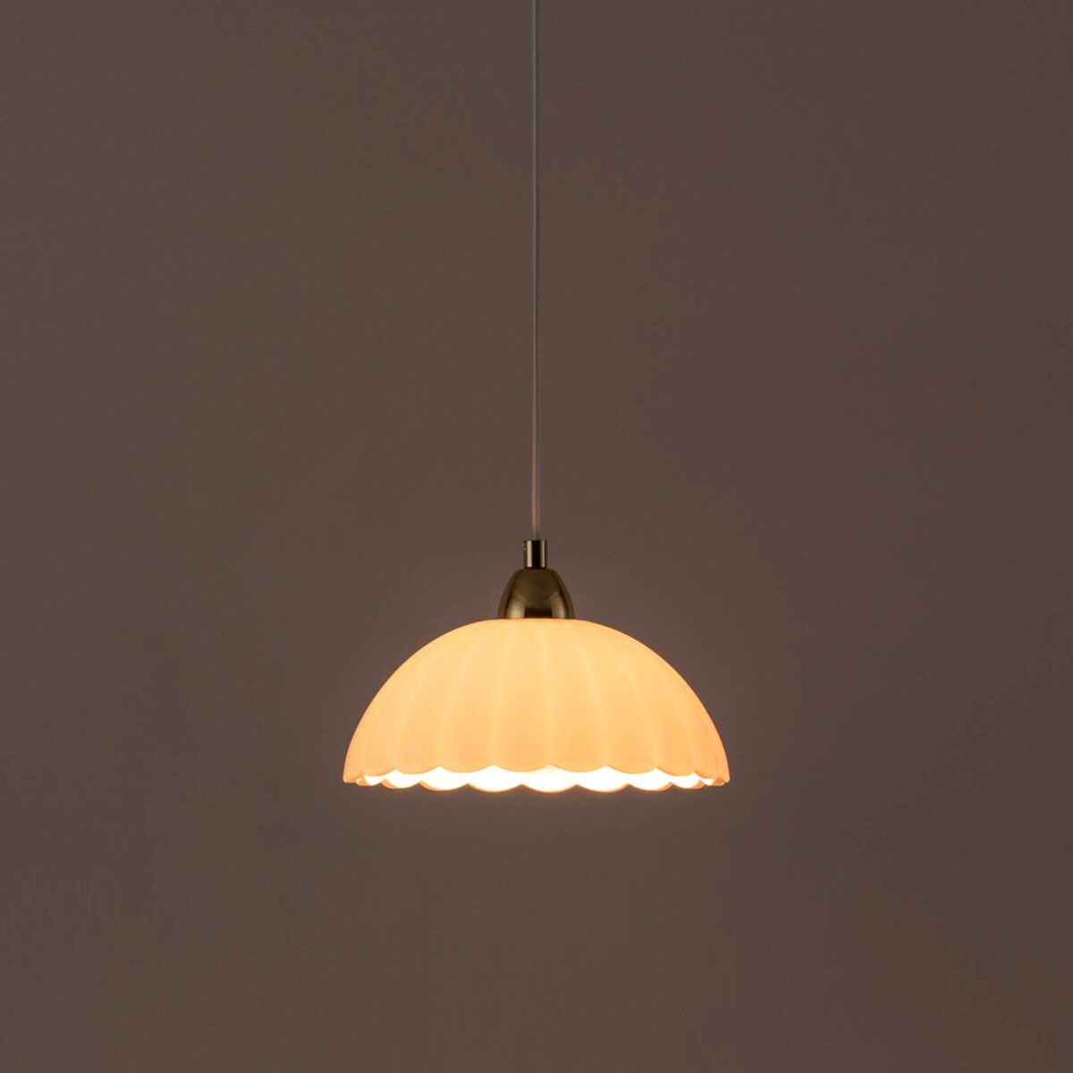 White flower pendant ceiling light - Image 2
