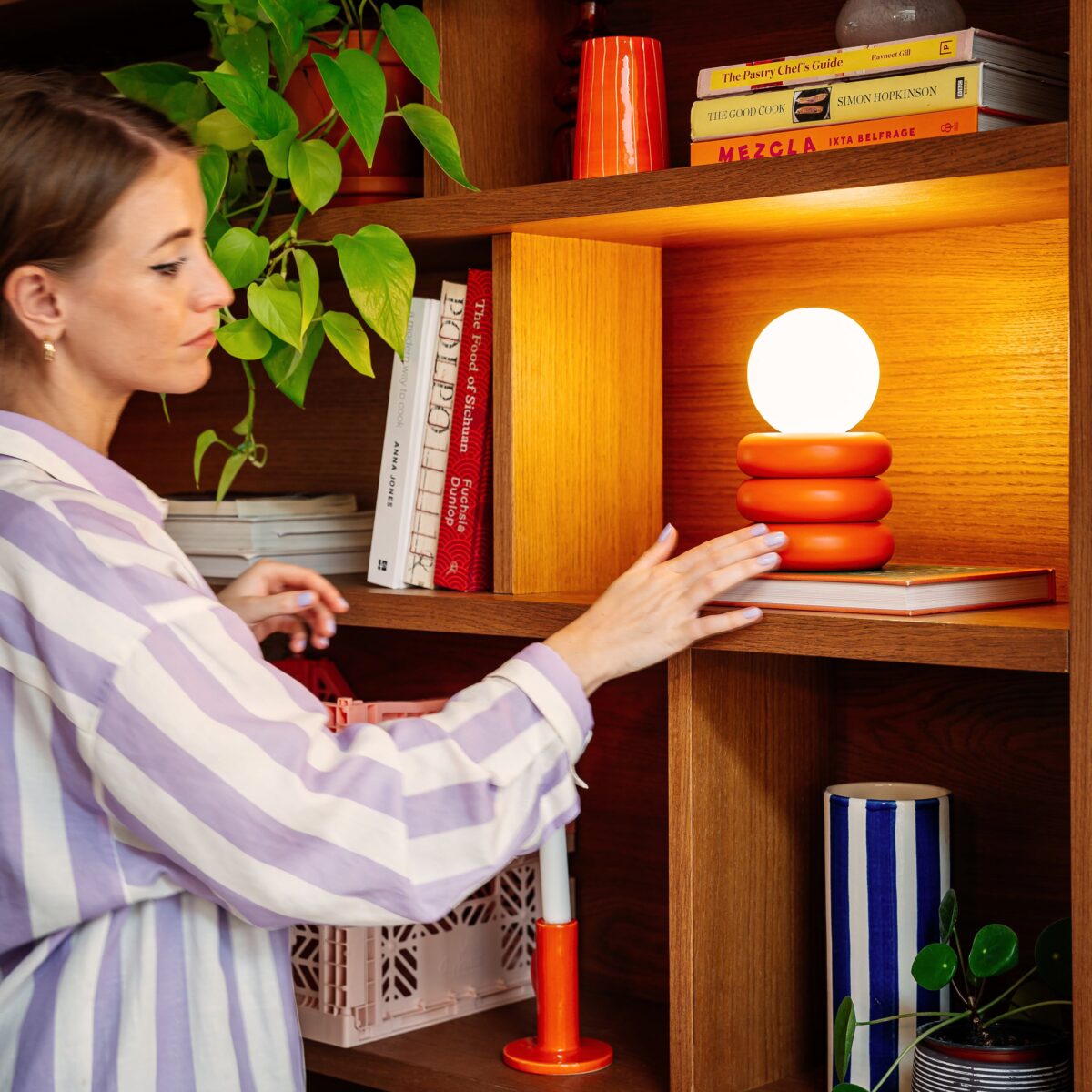 Sand grey tube cordless table lamp - Image 7