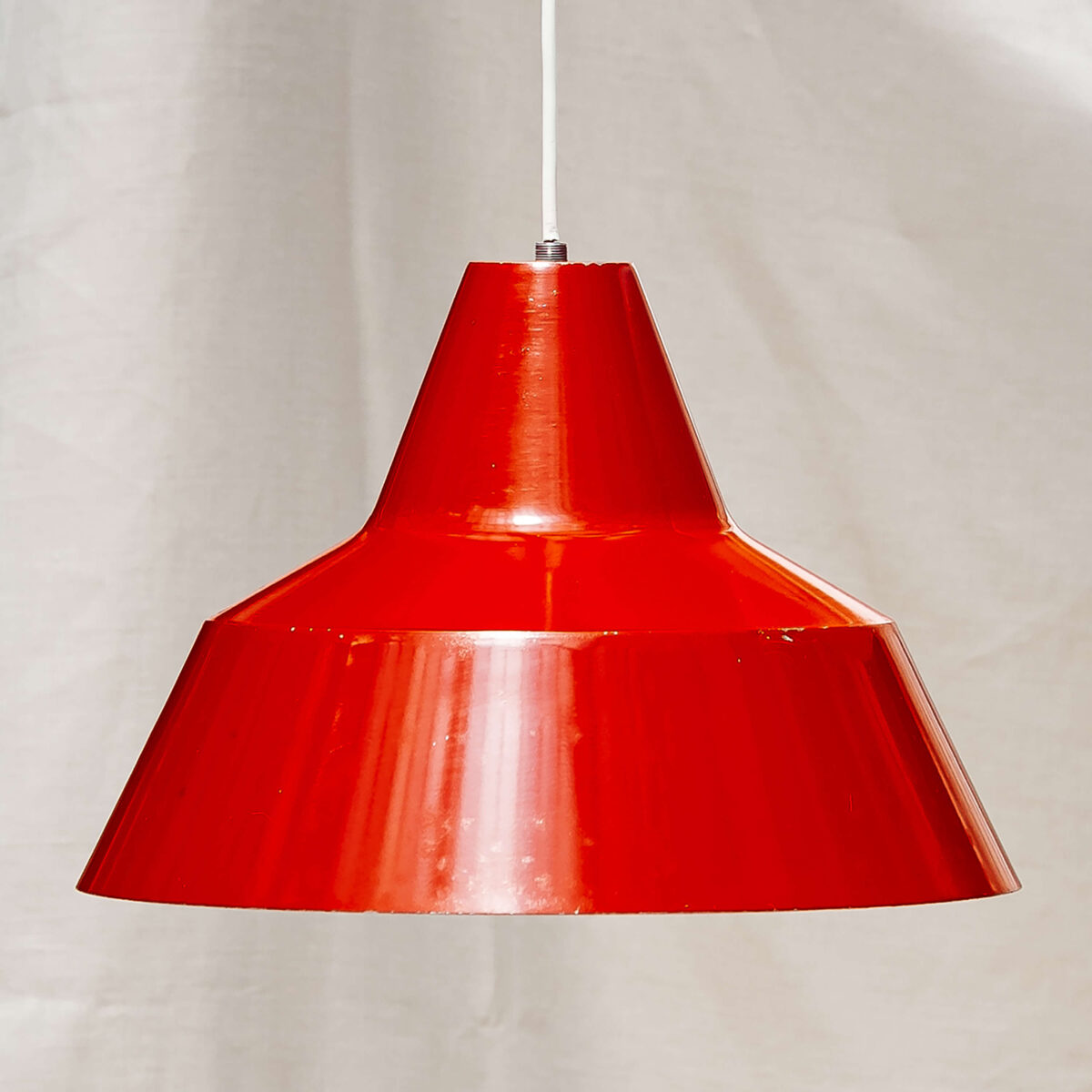 Red large diner ceiling pendant - Image 9