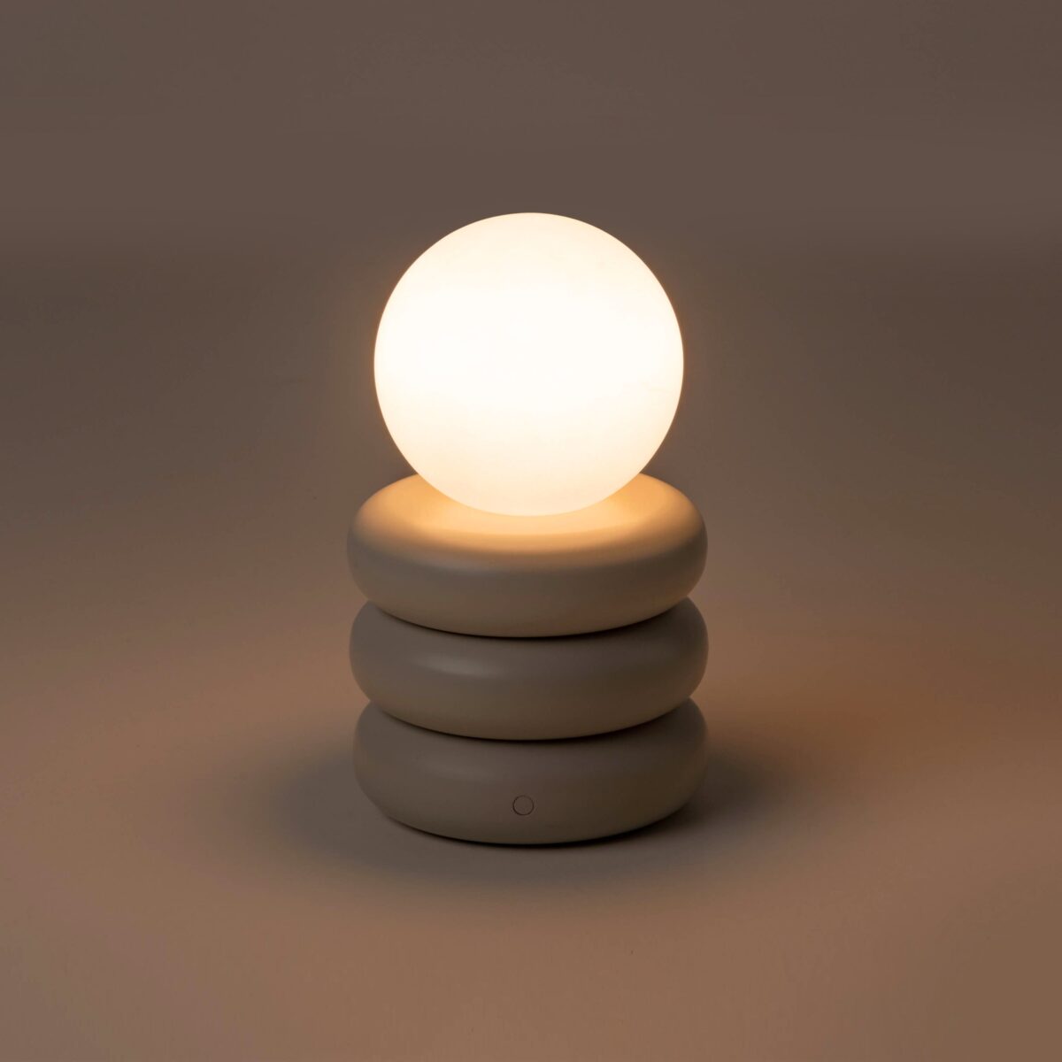 Sand grey tube cordless table lamp - Image 2