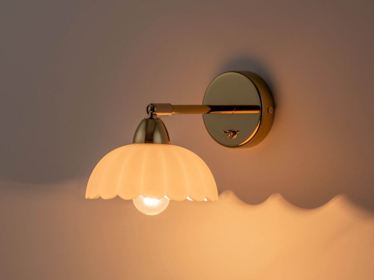 White flower sconce wall light - Image 8