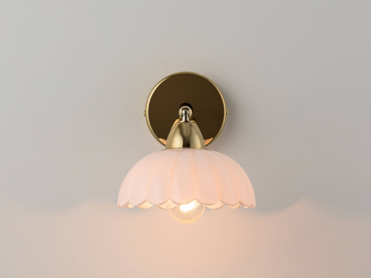 White flower sconce wall light - Image 7