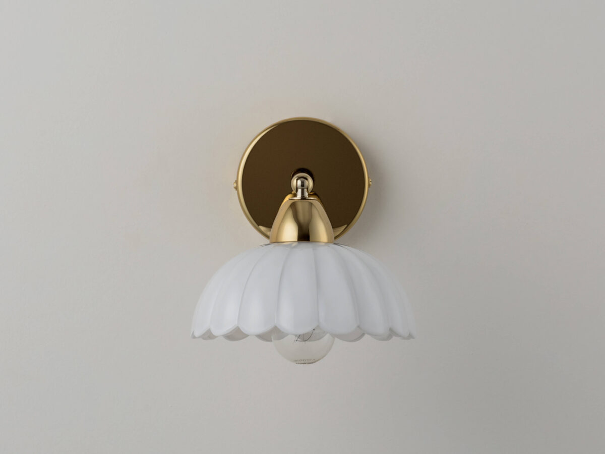White flower sconce wall light - Image 3