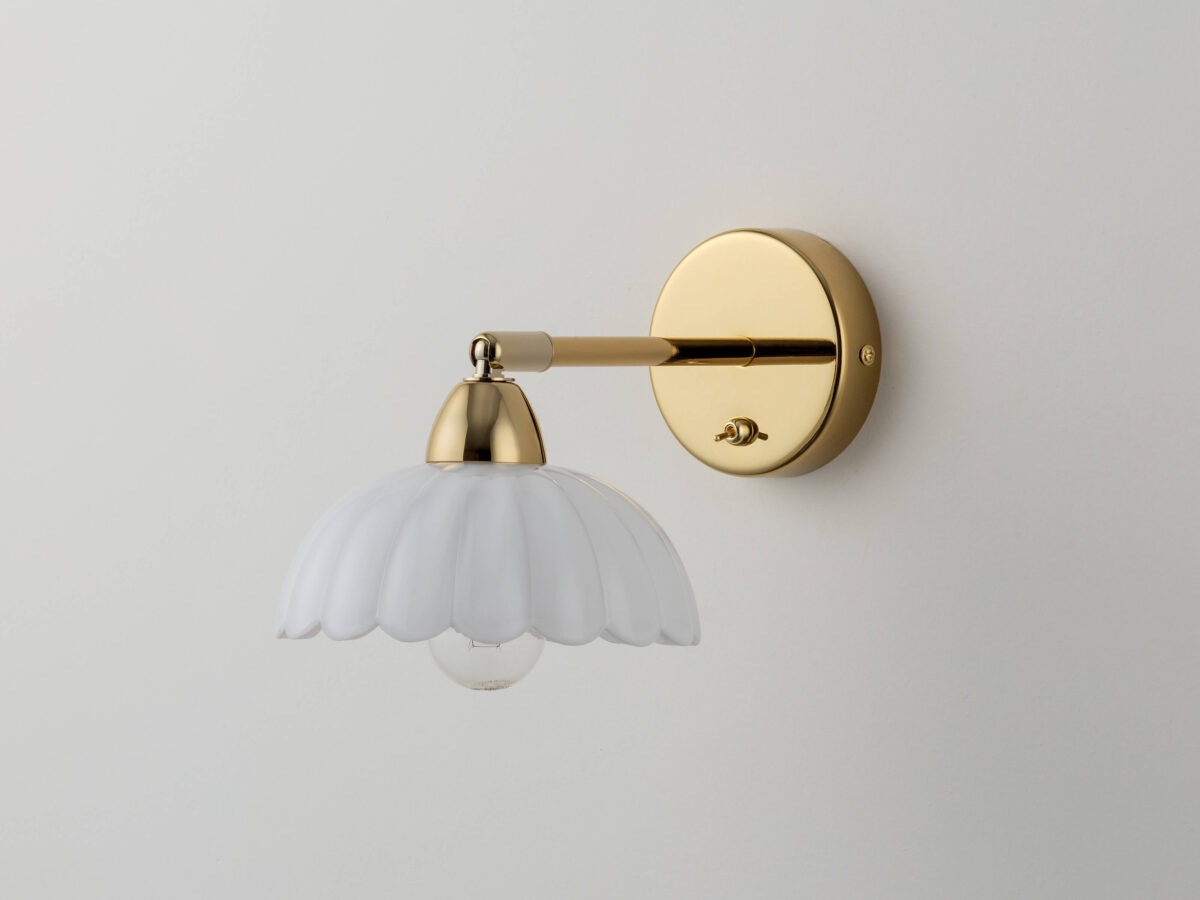 White flower sconce wall light - Image 1