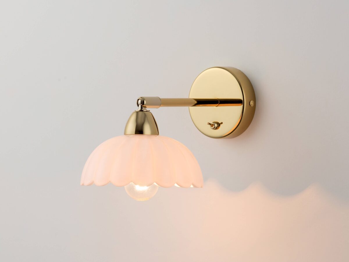 White flower sconce wall light - Image 4