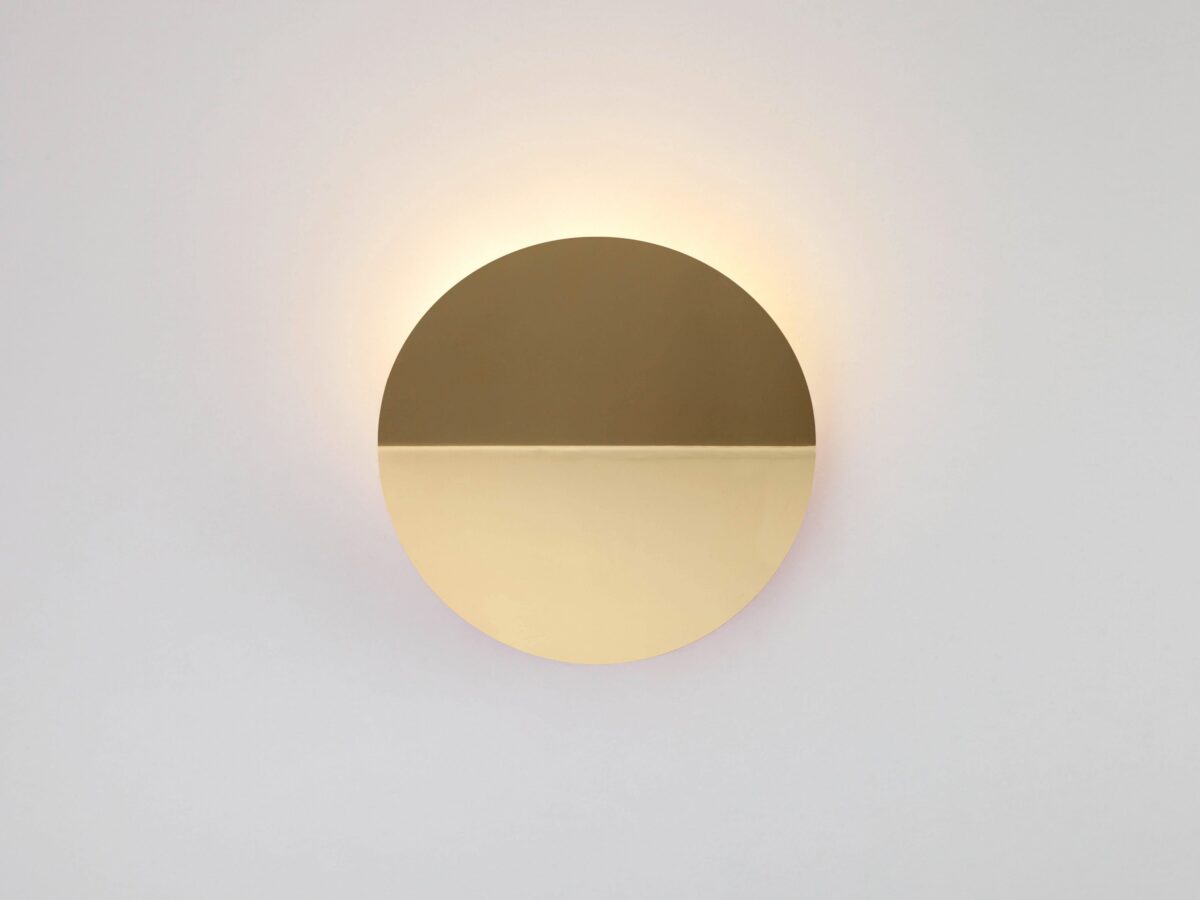 Brass diffuser wall light - Image 1