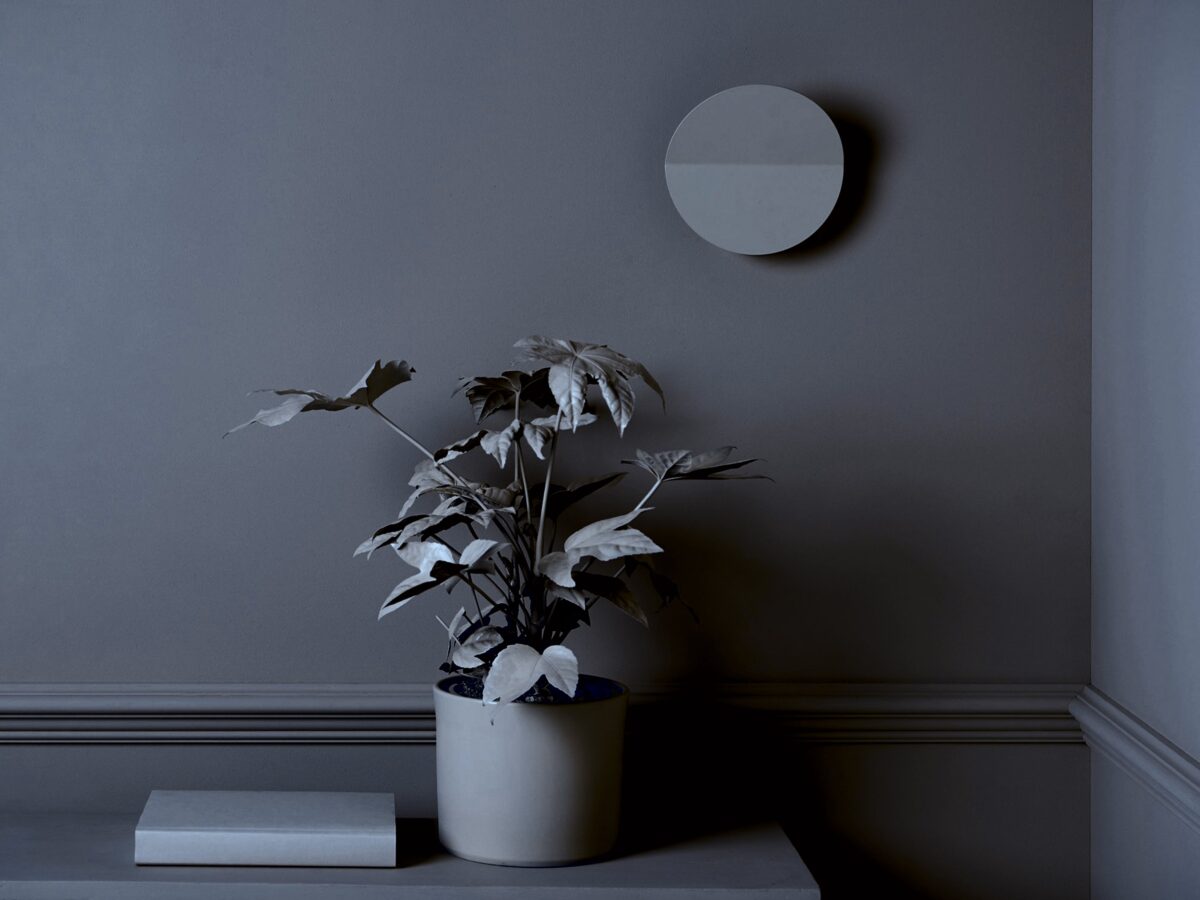 Charcoal grey diffuser wall light - Image 3