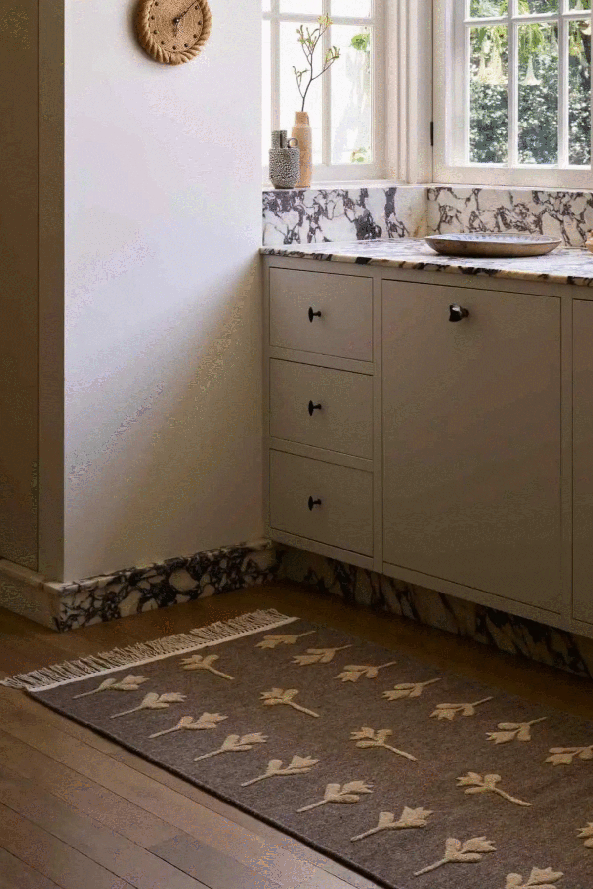 Colonnade No.09 Rug - Image 3